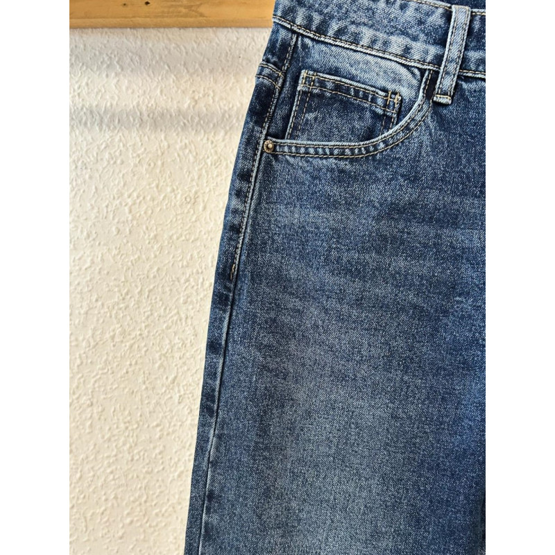 MOM JEANS