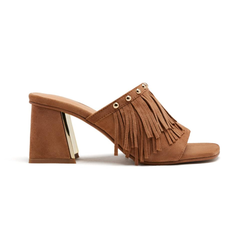 SANDALIAS CON TACHAS SANDALIAS CON TACHAS