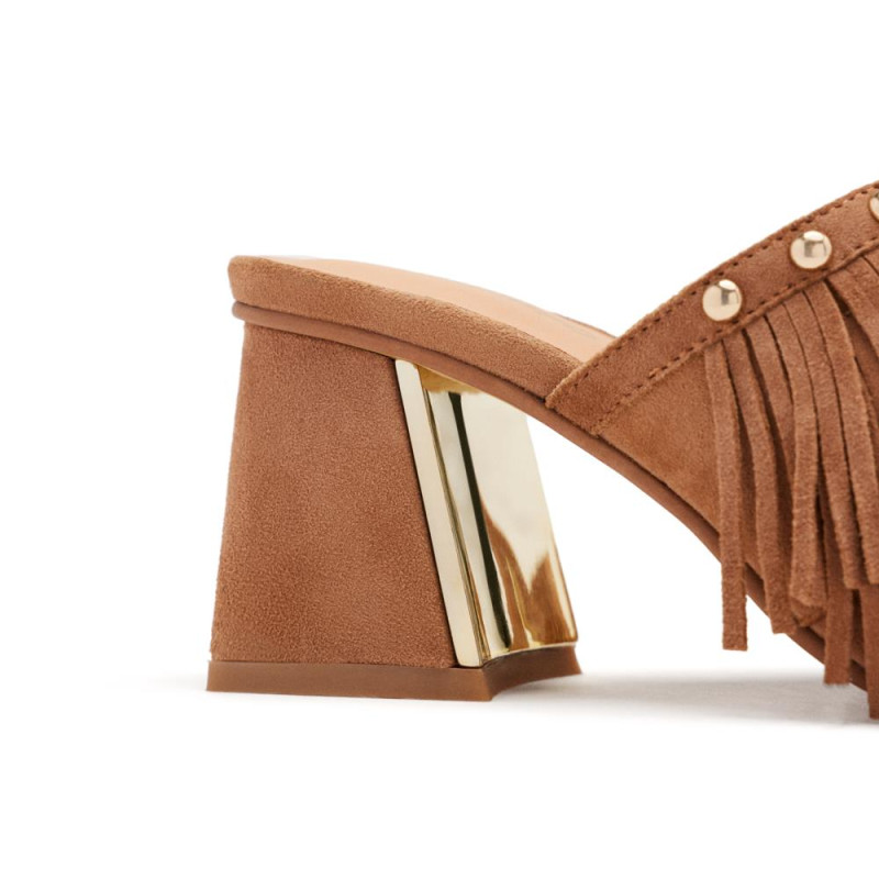SANDALIAS CON TACHAS SANDALIAS CON TACHAS